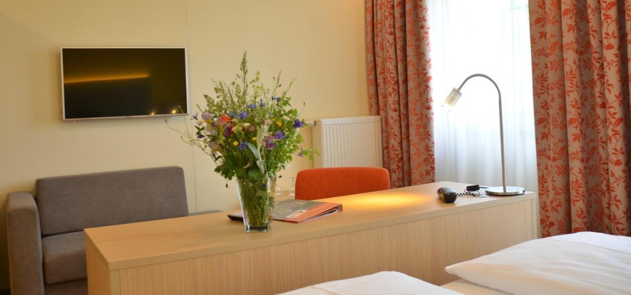 Hotel Bergwirt Herrieden Extérieur photo