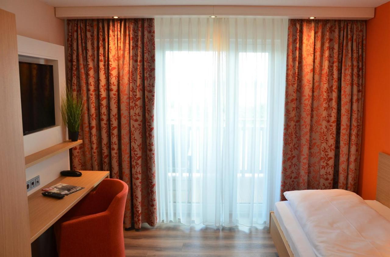 Hotel Bergwirt Herrieden Extérieur photo