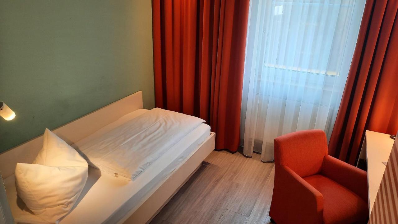 Hotel Bergwirt Herrieden Extérieur photo