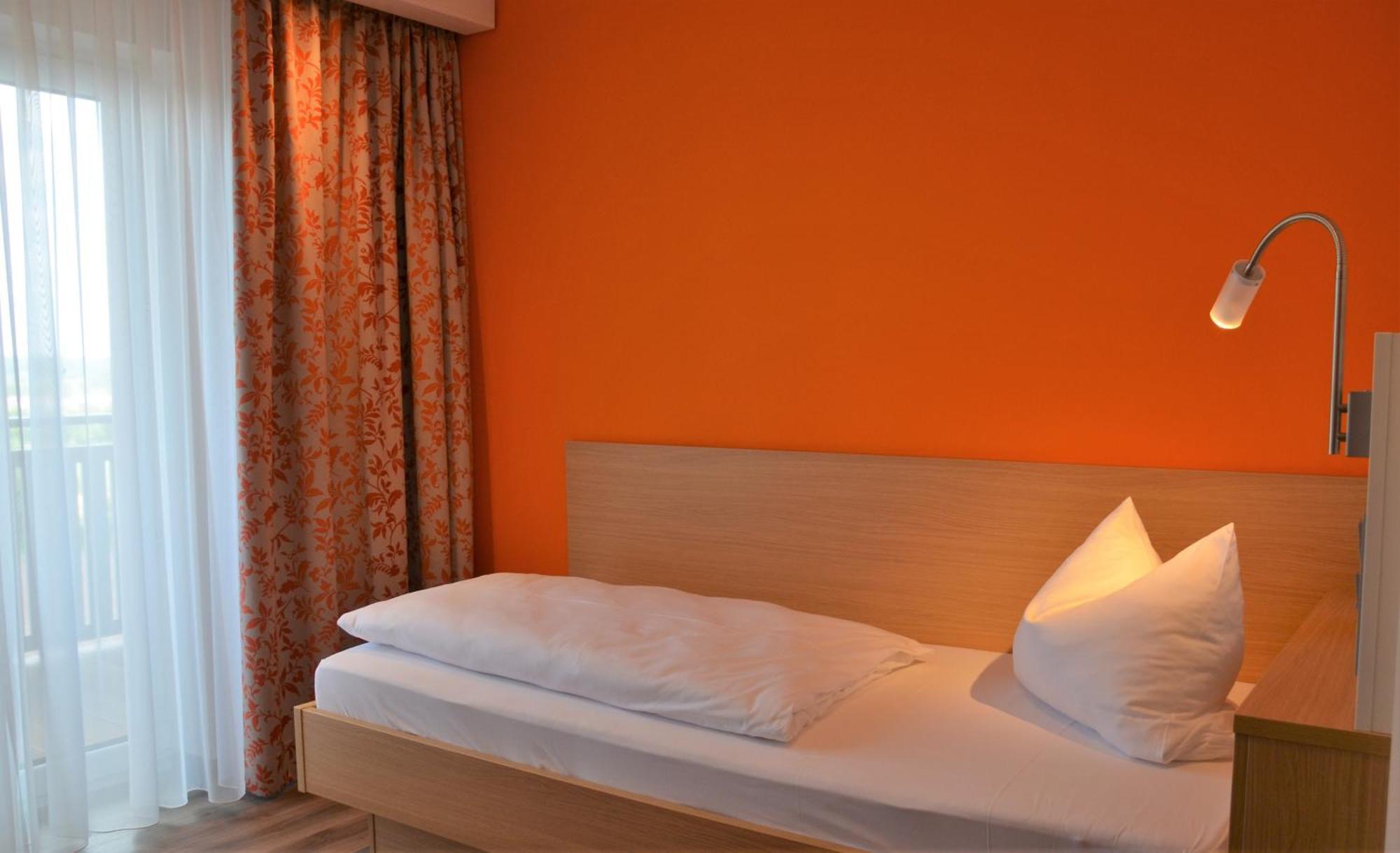 Hotel Bergwirt Herrieden Extérieur photo