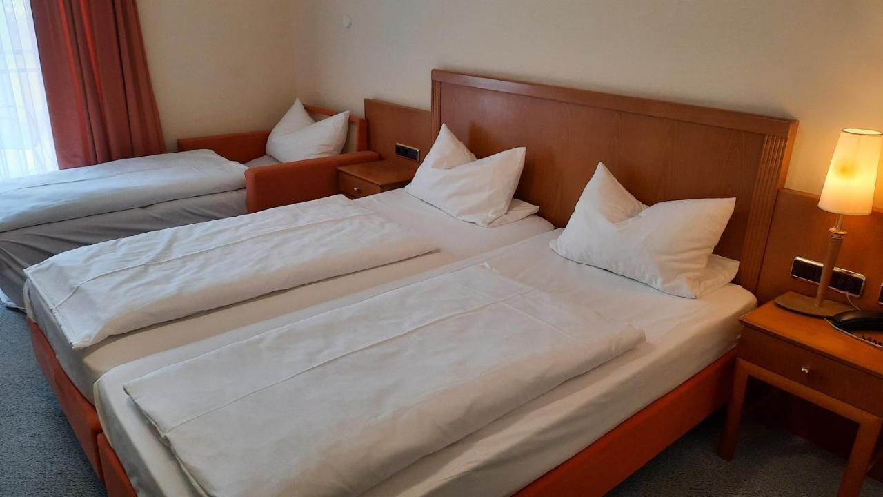 Hotel Bergwirt Herrieden Extérieur photo