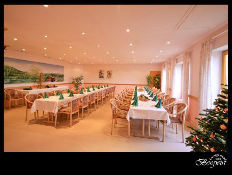 Hotel Bergwirt Herrieden Extérieur photo