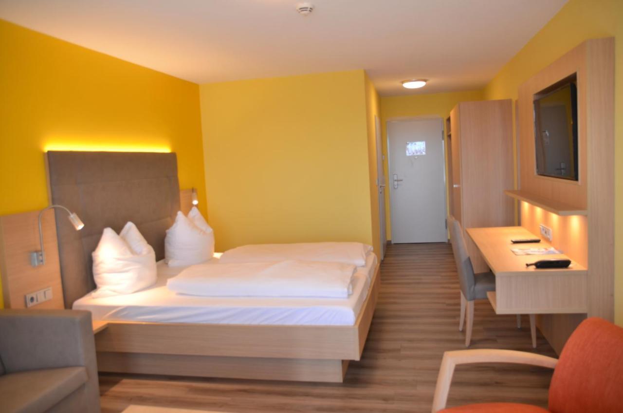 Hotel Bergwirt Herrieden Extérieur photo